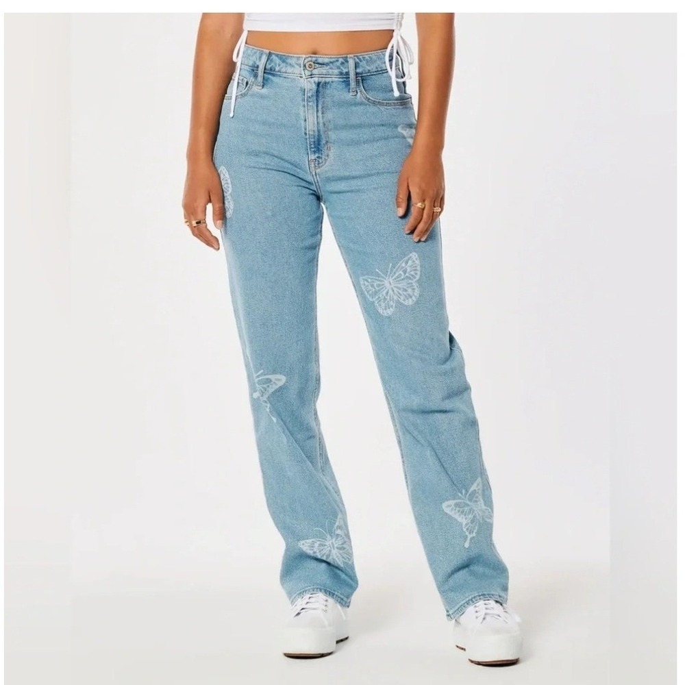 Hollister Ultra High-Rise Dad Jeans Light Wash Butterfly Print 26X31 Size 3R NWT